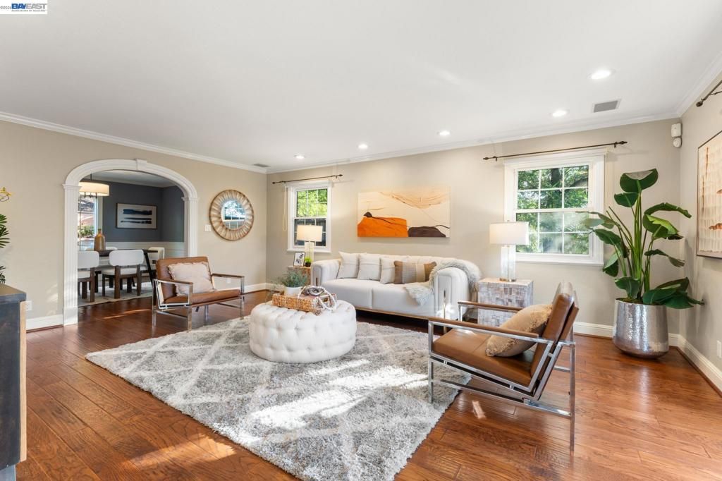 Image 9 of property listing at 4571 Ewing Rd, Castro Valley, CA 94546