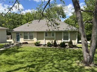 7918 NW CADWALLADER Road, Kansas City, MO 64152