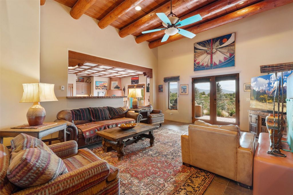 10 Calle De Montanas, Santa Fe, NM 87507