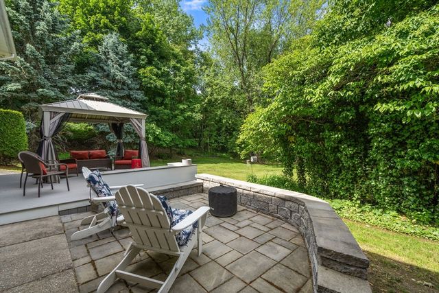 12 Ruby Rd, Saugus, MA 01906