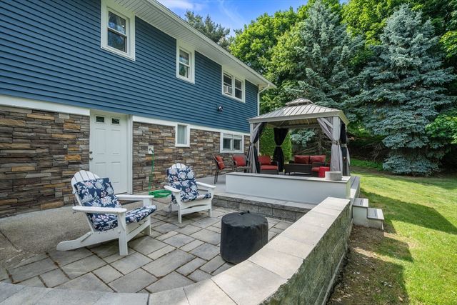 12 Ruby Rd, Saugus, MA 01906