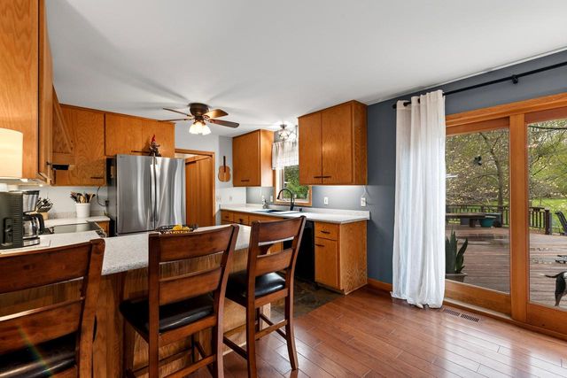 5099 Valley TRAIL, West Bend, WI 53095