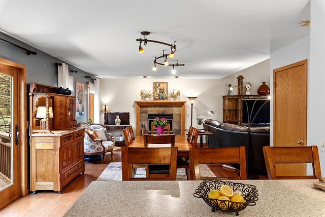 5099 Valley TRAIL, West Bend, WI 53095