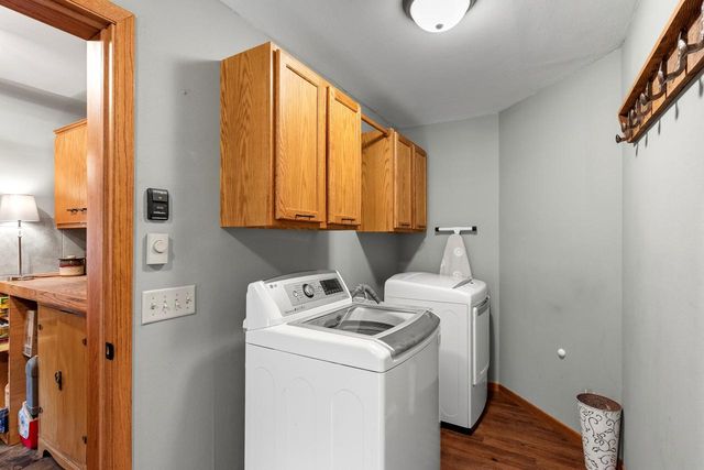 5099 Valley TRAIL, West Bend, WI 53095