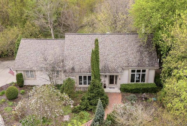 5099 Valley TRAIL, West Bend, WI 53095