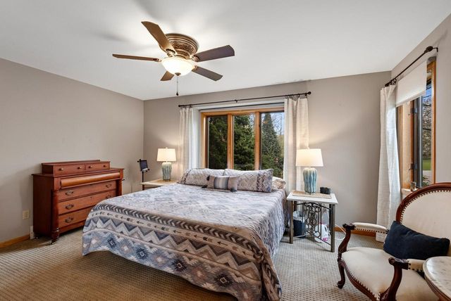 5099 Valley TRAIL, West Bend, WI 53095