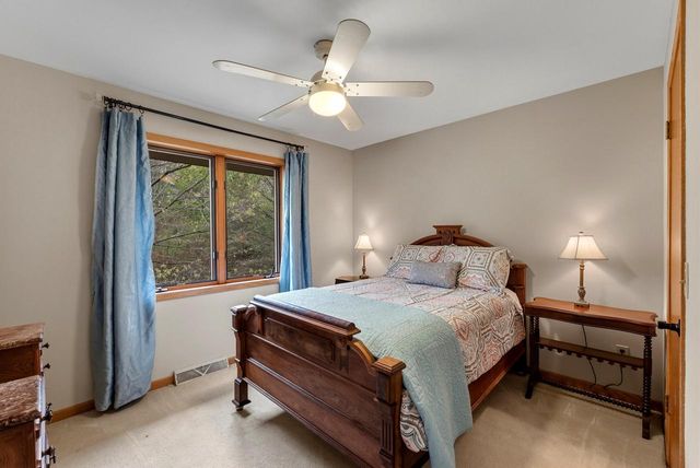 5099 Valley TRAIL, West Bend, WI 53095