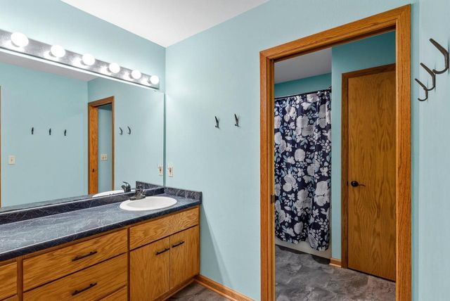 5099 Valley TRAIL, West Bend, WI 53095