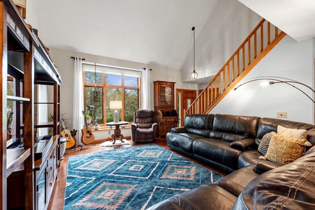 5099 Valley TRAIL, West Bend, WI 53095