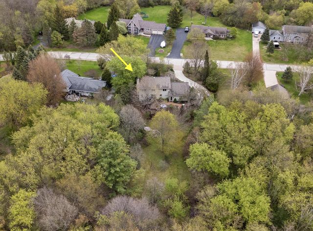 5099 Valley TRAIL, West Bend, WI 53095