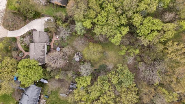 5099 Valley TRAIL, West Bend, WI 53095
