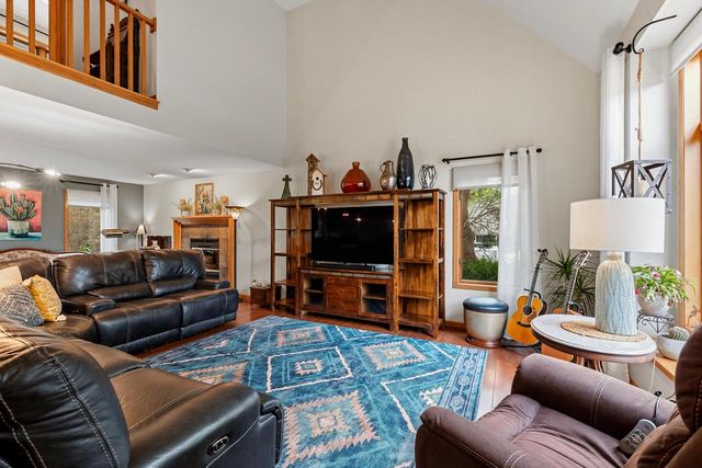 5099 Valley TRAIL, West Bend, WI 53095