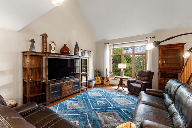 5099 Valley TRAIL, West Bend, WI 53095