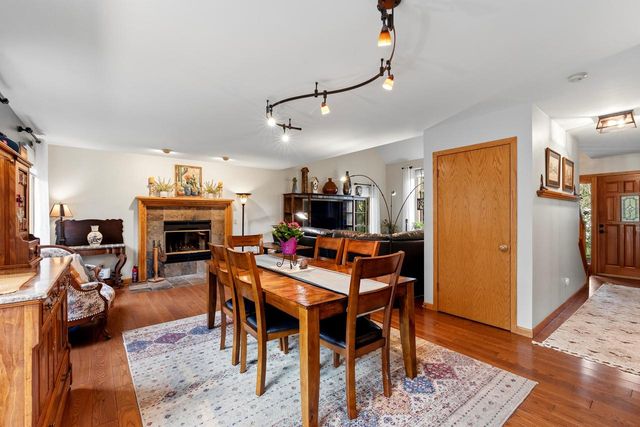 5099 Valley TRAIL, West Bend, WI 53095