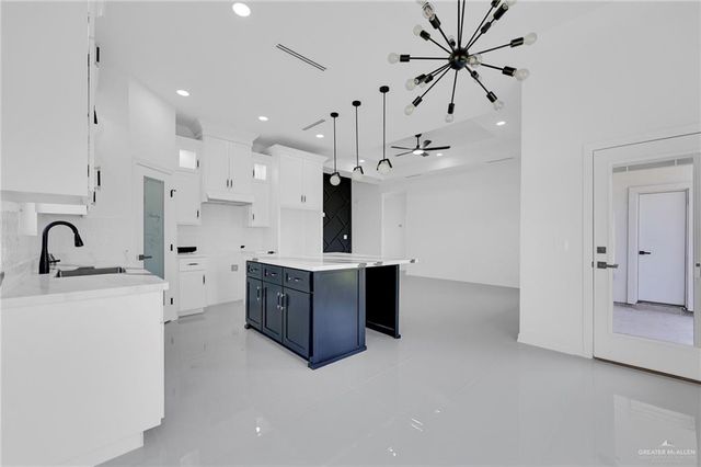 3433 E Kidd Avenue, Edinburg, TX 78542