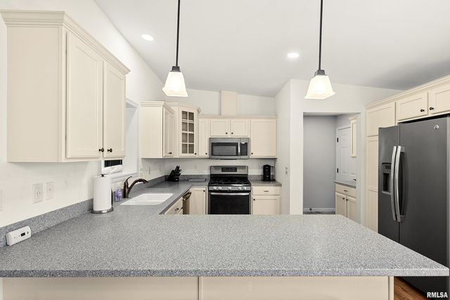 105 KAYLEA Court, East Peoria, IL 61611