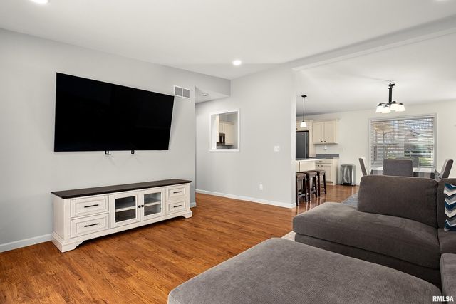 105 KAYLEA Court, East Peoria, IL 61611