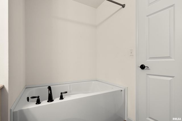 105 KAYLEA Court, East Peoria, IL 61611