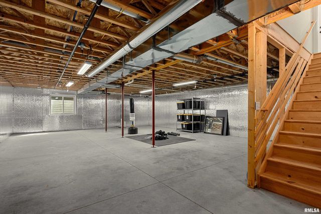 105 KAYLEA Court, East Peoria, IL 61611