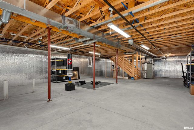 105 KAYLEA Court, East Peoria, IL 61611