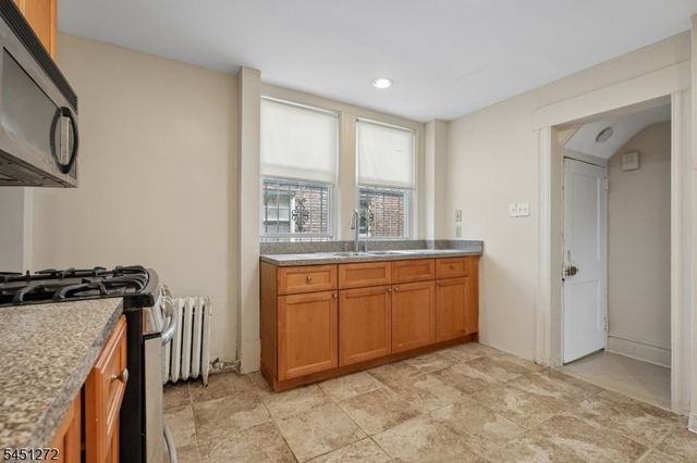 14 Scheerer Ave, Newark City, NJ 07112