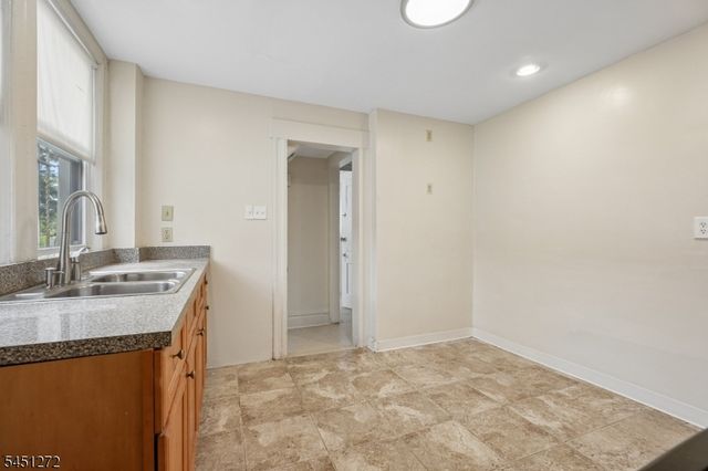 14 Scheerer Ave, Newark City, NJ 07112
