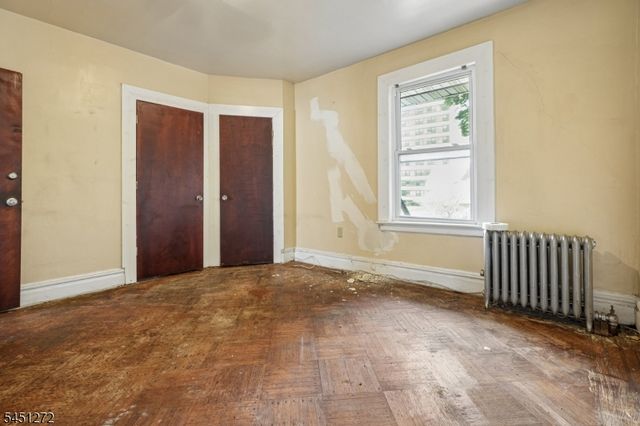 14 Scheerer Ave, Newark City, NJ 07112