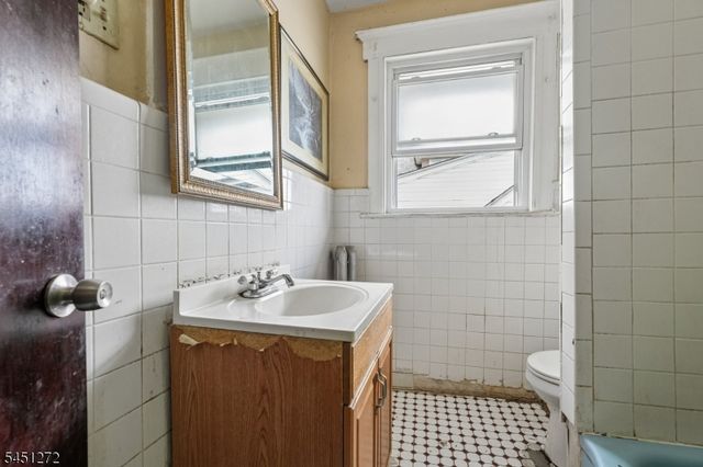 14 Scheerer Ave, Newark City, NJ 07112