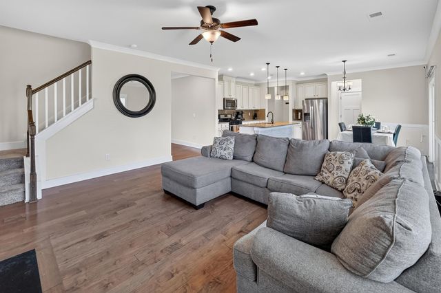222 Delbourne Lane, Greer, SC 29651