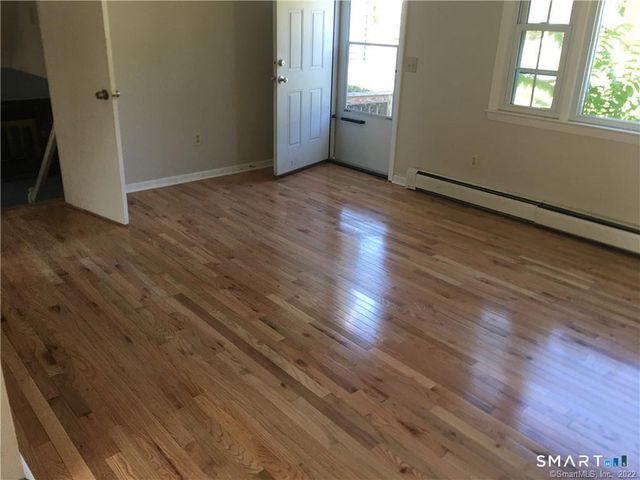 49 Costanzo Court, Hamden, CT 06518