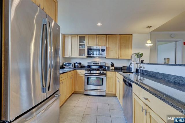 700 Grove Street 3Q, Jersey City, NJ 07310