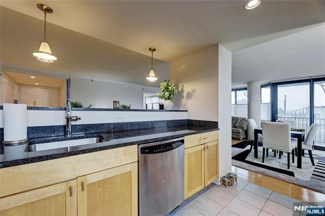 700 Grove Street 3Q, Jersey City, NJ 07310