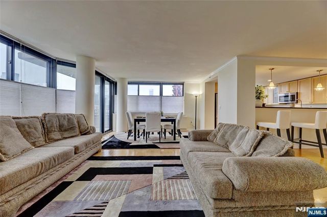 700 Grove Street 3Q, Jersey City, NJ 07310