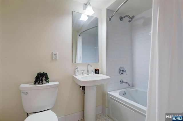 700 Grove Street 3Q, Jersey City, NJ 07310