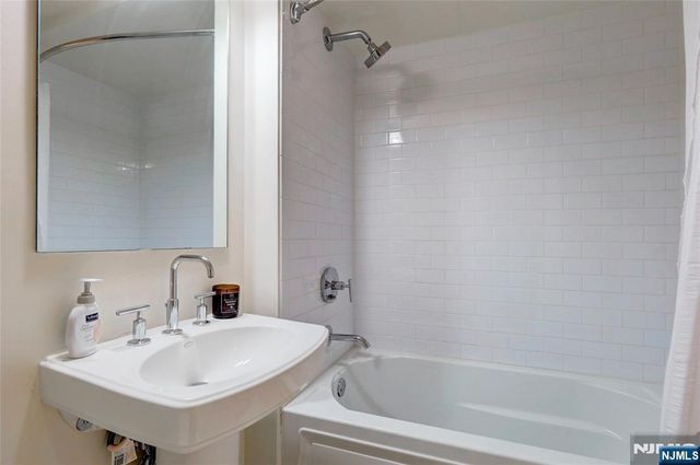 700 Grove Street 3Q, Jersey City, NJ 07310