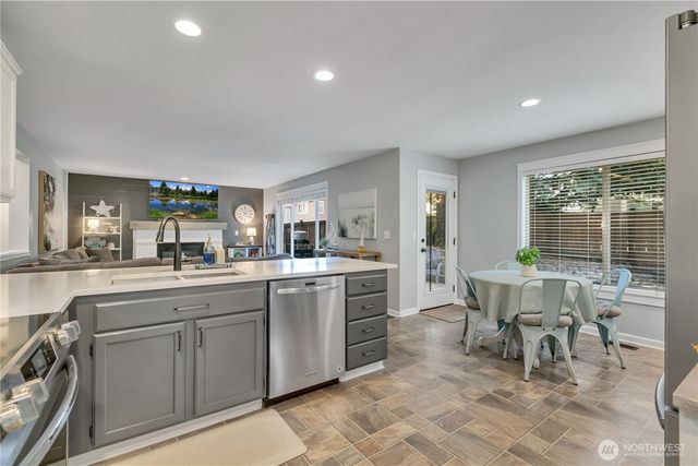5620 Evergreen Loop SE, Auburn, WA 98092