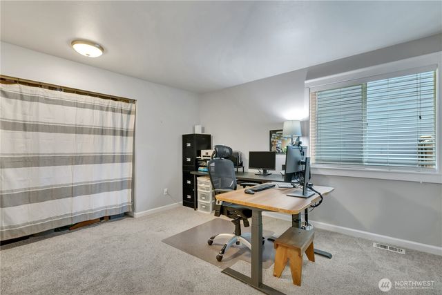 5620 Evergreen Loop SE, Auburn, WA 98092