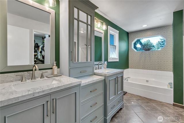 5620 Evergreen Loop SE, Auburn, WA 98092