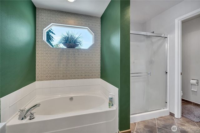 5620 Evergreen Loop SE, Auburn, WA 98092