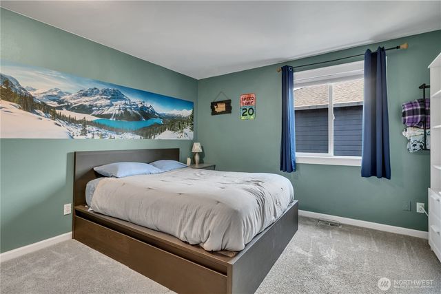 5620 Evergreen Loop SE, Auburn, WA 98092