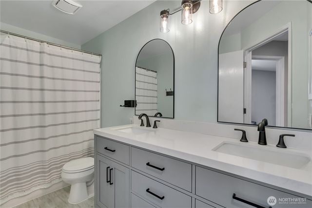 5620 Evergreen Loop SE, Auburn, WA 98092