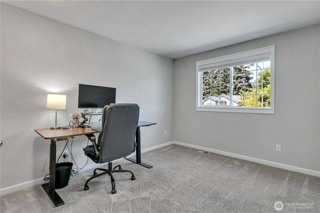 5620 Evergreen Loop SE, Auburn, WA 98092