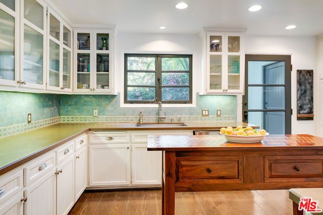 11670 Duque Drive, Los Angeles, CA 91604