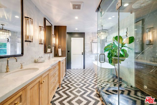 11670 Duque Drive, Los Angeles, CA 91604