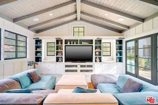 11670 Duque Drive, Los Angeles, CA 91604