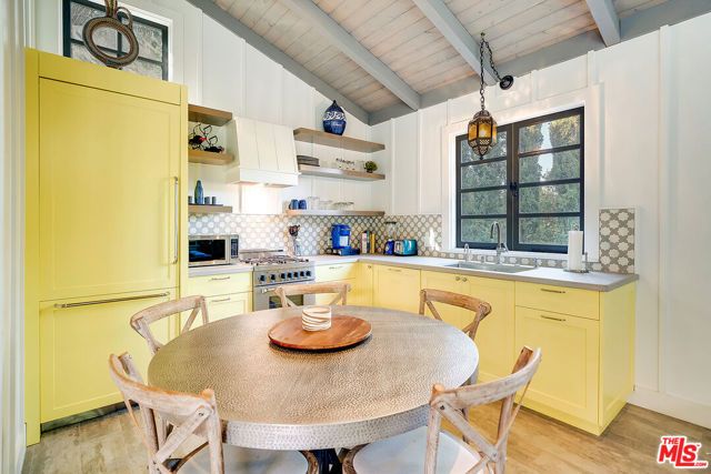 11670 Duque Drive, Los Angeles, CA 91604