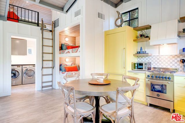 11670 Duque Drive, Los Angeles, CA 91604