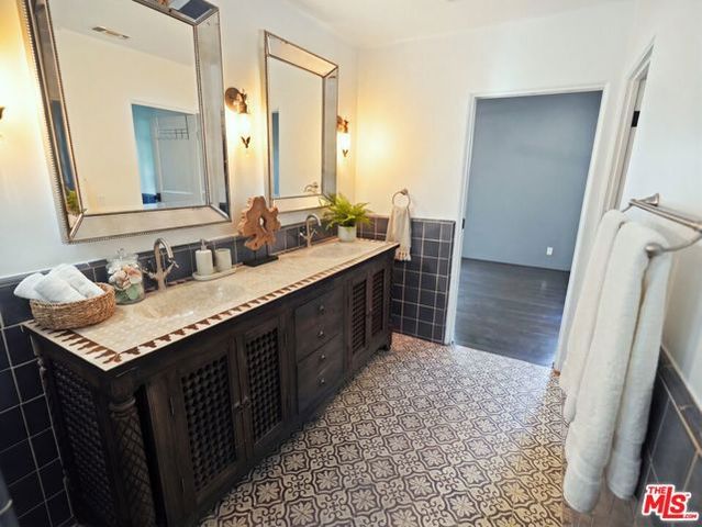 11670 Duque Drive, Los Angeles, CA 91604