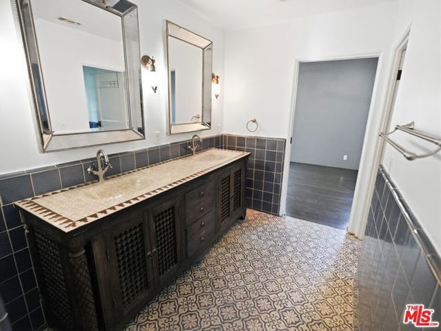 11670 Duque Drive, Los Angeles, CA 91604