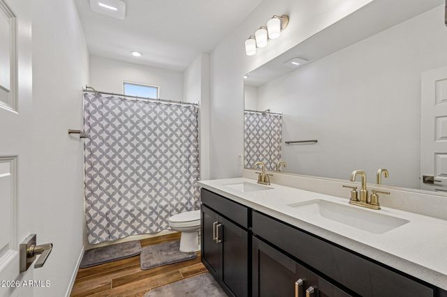 9019 W Denton Lane, Glendale, AZ 85305